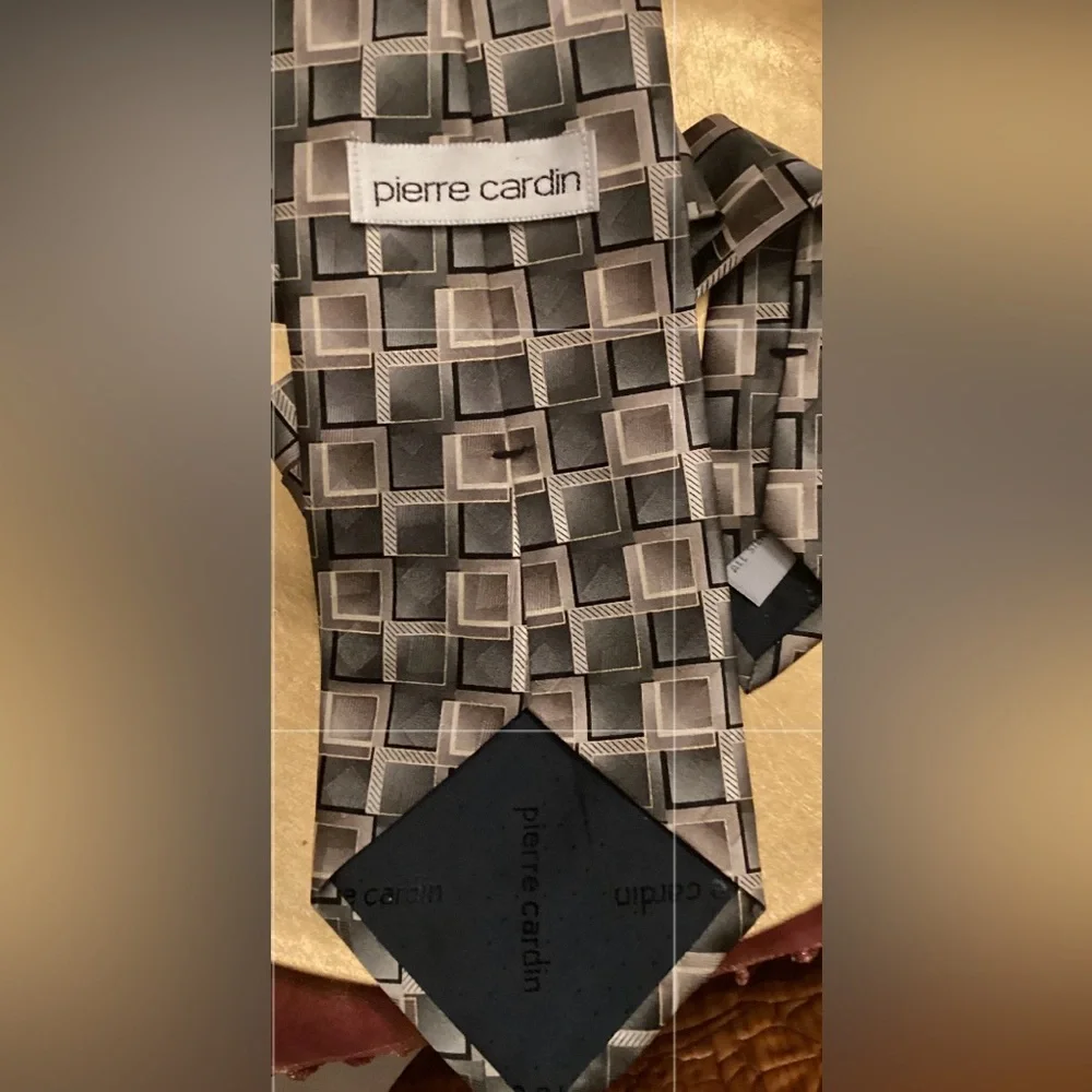 NWOT~PIERRE CARDIN men’s Geometric Patterned NeckTie Tan, Gray & Black All Silk